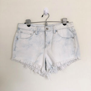 Melrose & Market Light Wash Denim Frayed Shorts